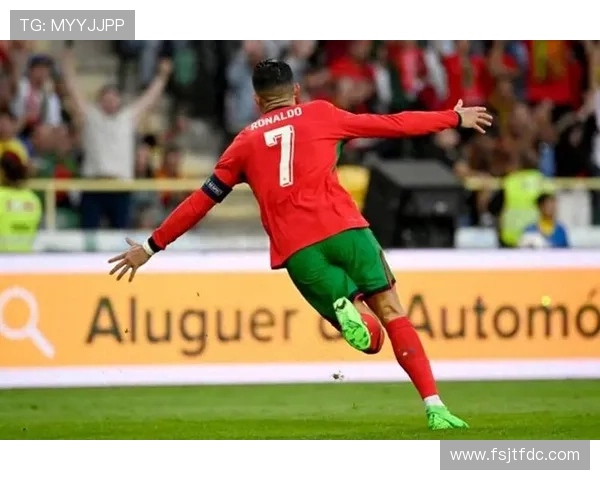 全奖杯的足球明星背后的奋斗故事与荣耀时刻